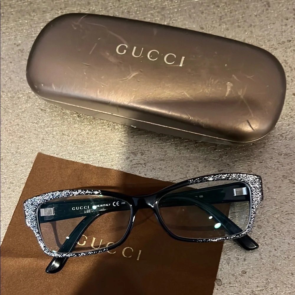 Gucci Black and Silver Glasses Timeless Elegance - Picture 13 of 13